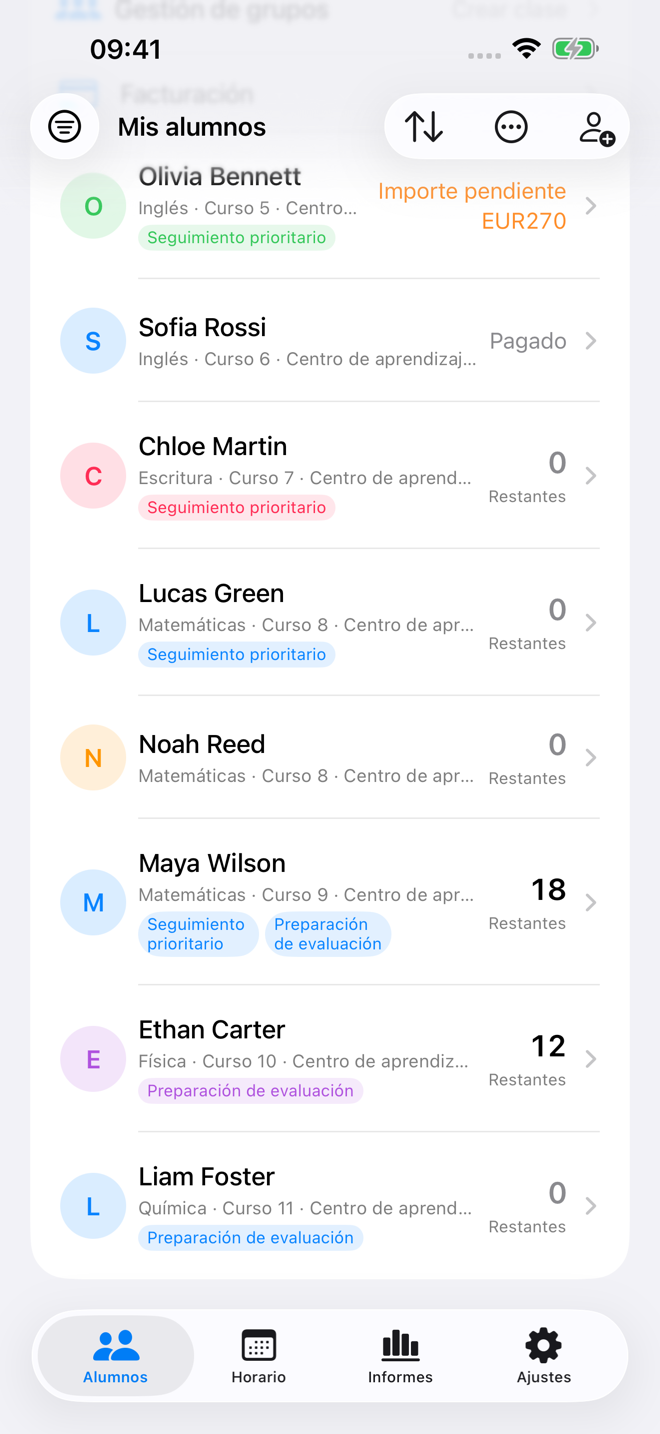 Lista de estudiantes de Tutor Planner con saldo de clases y estado de facturación